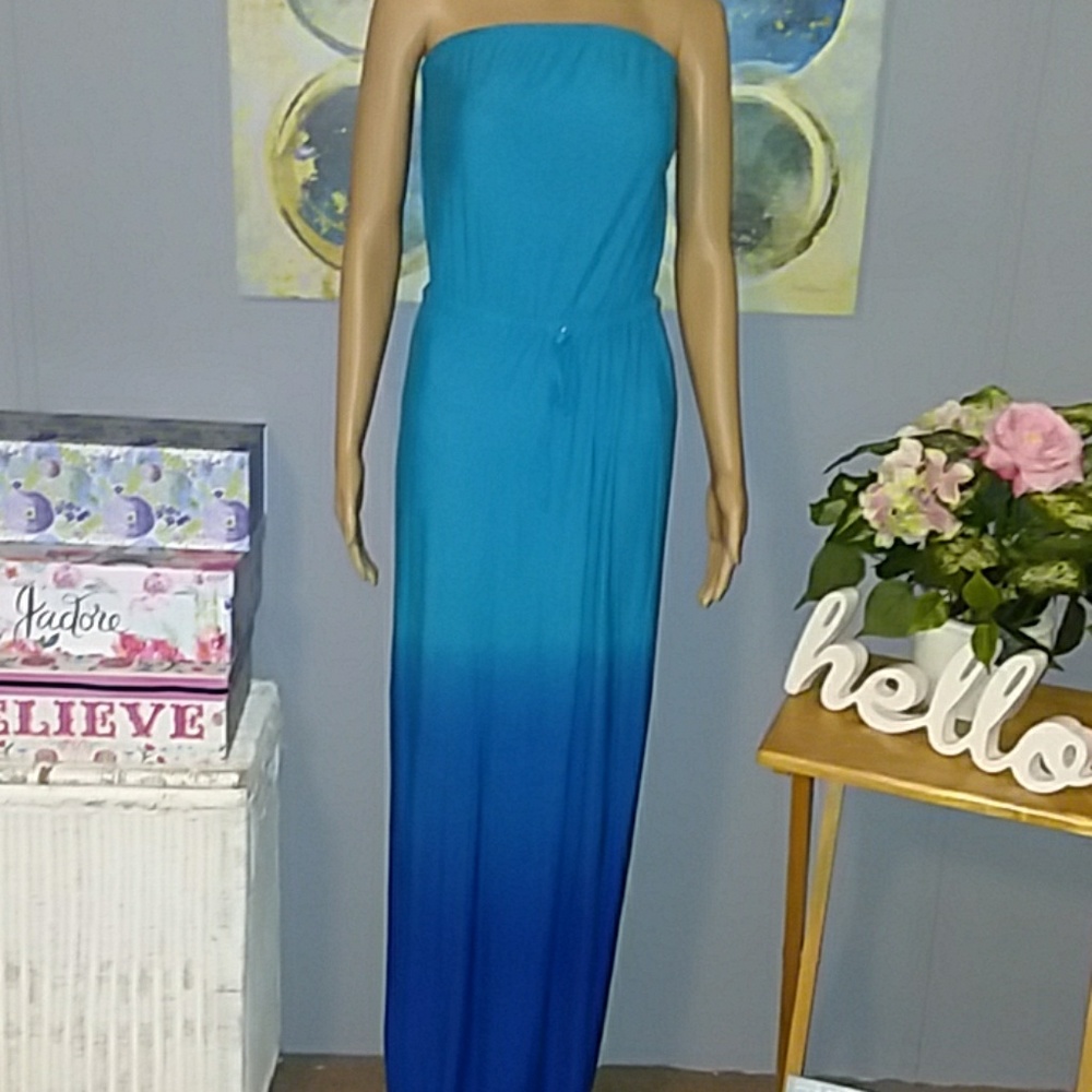 🌞 "Old Navy" baby blue and navy blue maxi🌞